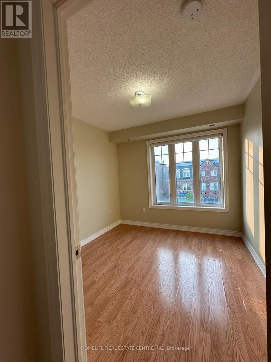 Photo 13 of 139 Inspire Boulevard N, Brampton ON