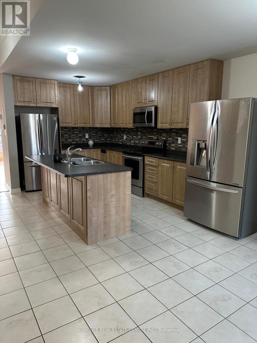 Photo 18 of 139 Inspire Boulevard N, Brampton ON