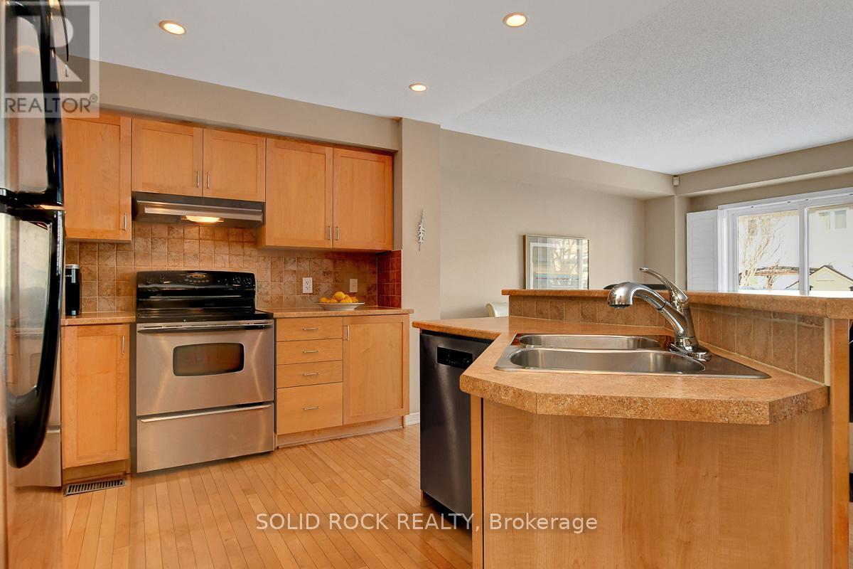 Photo 18 of 621 Braecreek Avenue, Ottawa ON