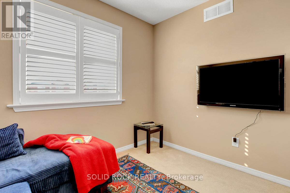 Photo 12 of 621 Braecreek Avenue, Ottawa ON