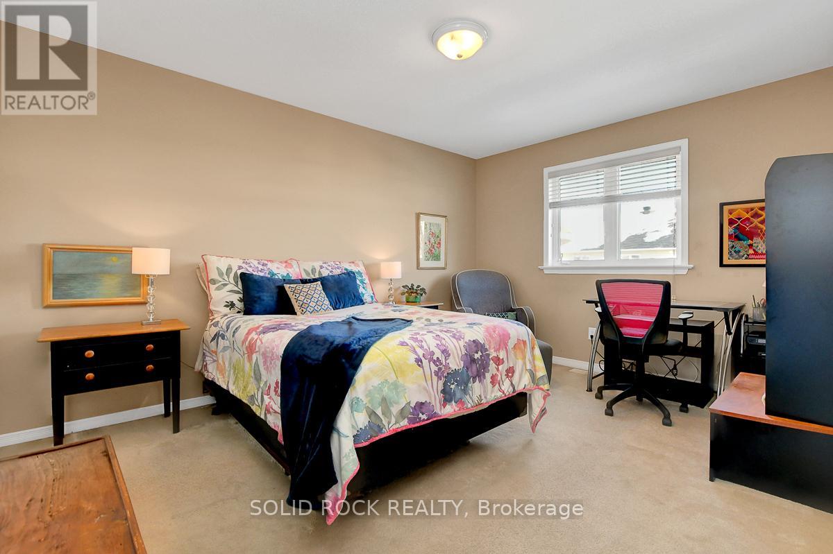 Photo 9 of 621 Braecreek Avenue, Ottawa ON