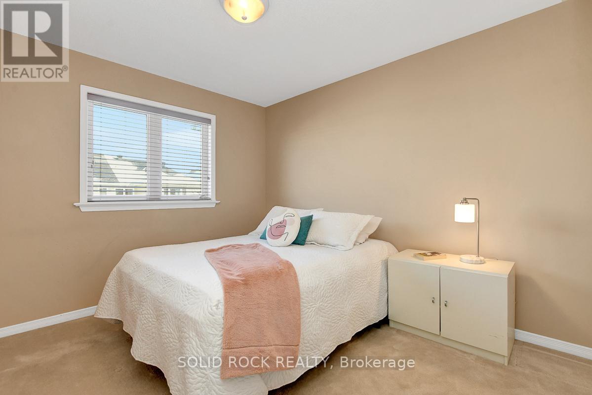 Photo 6 of 621 Braecreek Avenue, Ottawa ON