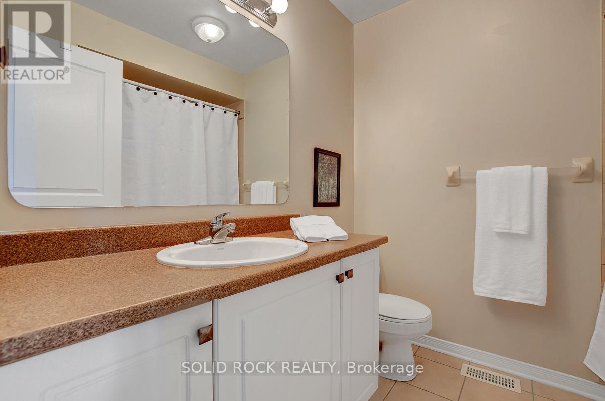 Photo 7 of 621 Braecreek Avenue, Ottawa ON