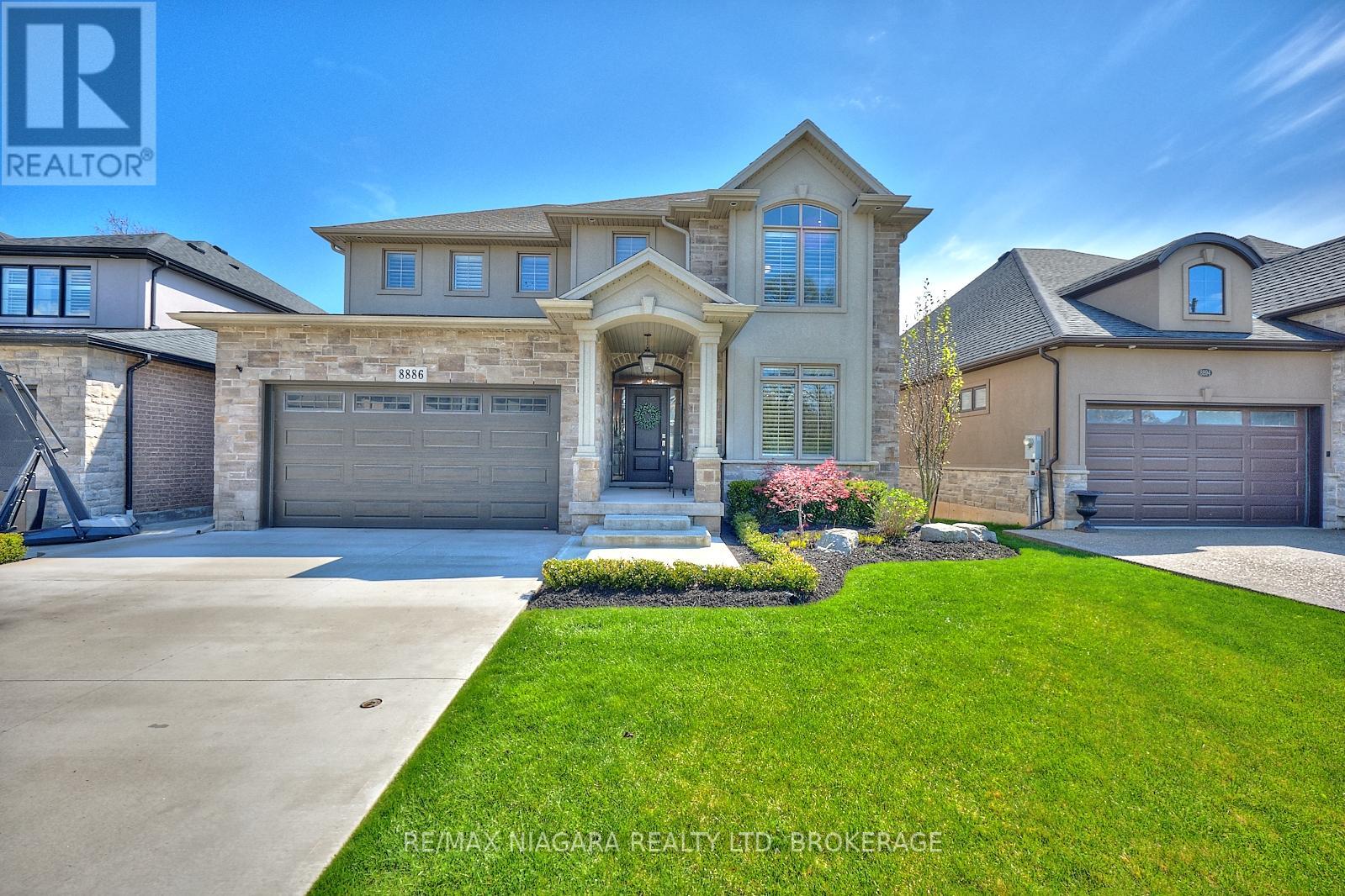 Photo 3 of 8886 Black Forest Crescent, Niagara Falls ON