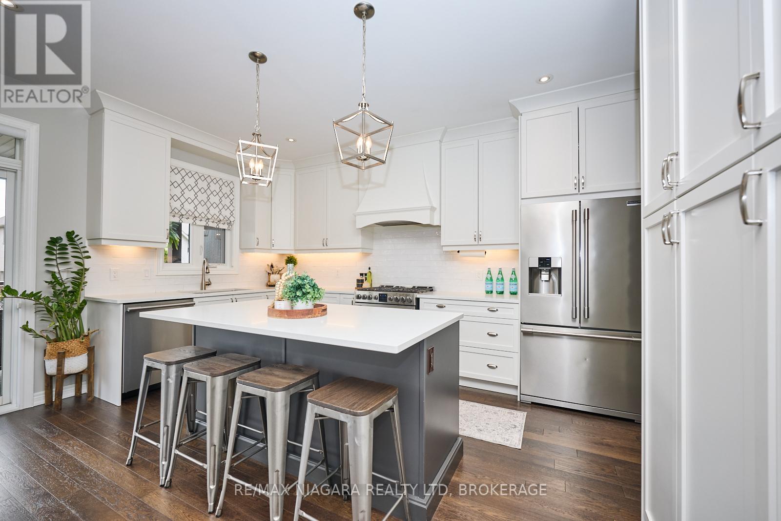 Photo 7 of 8886 Black Forest Crescent, Niagara Falls ON