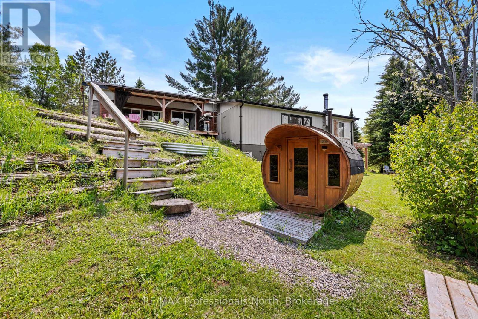 Single Family House Bungalow for Sale in  SUMMERVILLE ROAD Highlands East (Glamorgan) 
