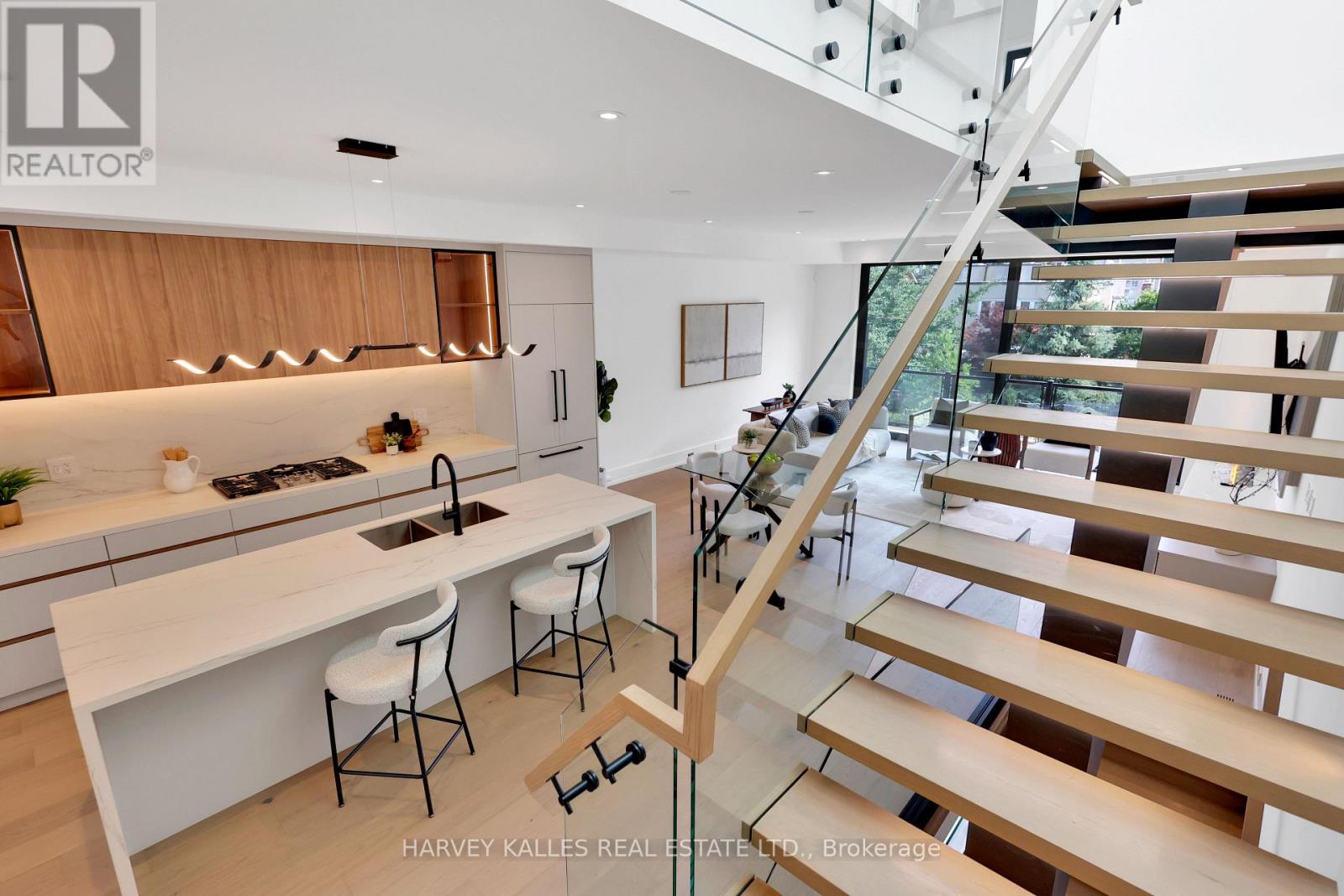 Photo 18 of 171 Belsize Drive, Toronto ON