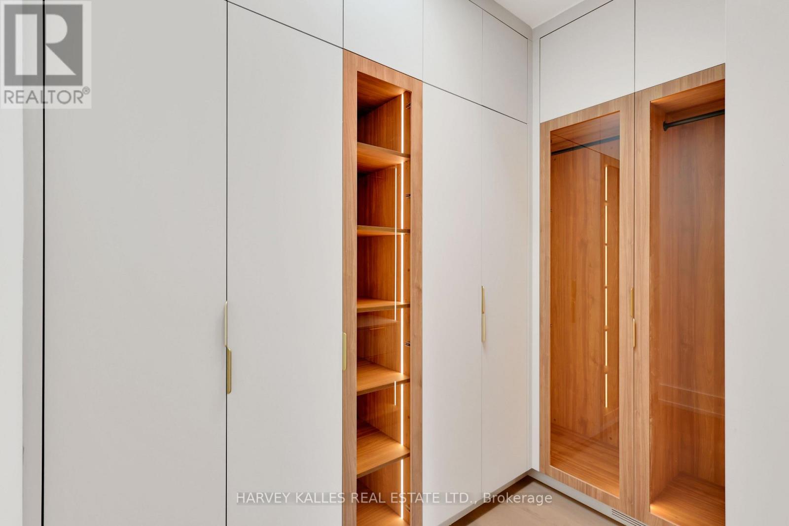 Photo 26 of 171 Belsize Drive, Toronto ON