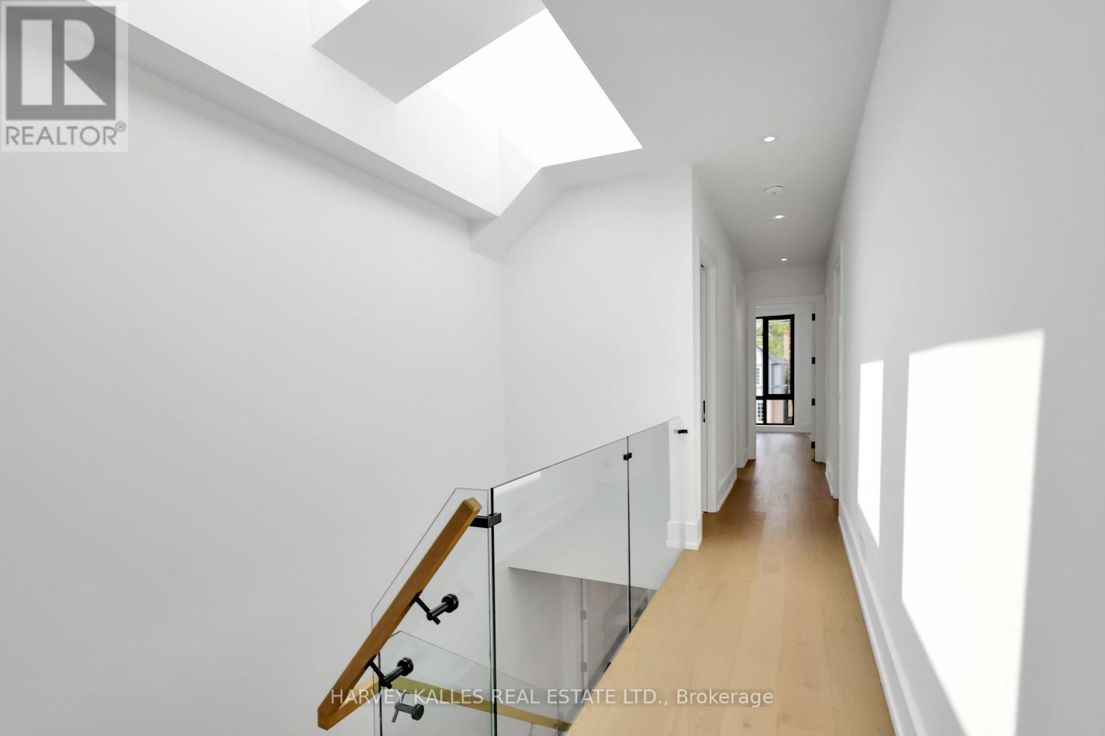 Photo 20 of 171 Belsize Drive, Toronto ON