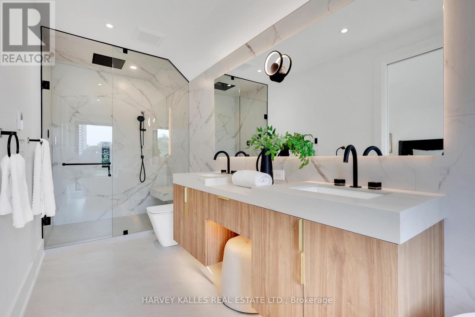 Photo 23 of 171 Belsize Drive, Toronto ON