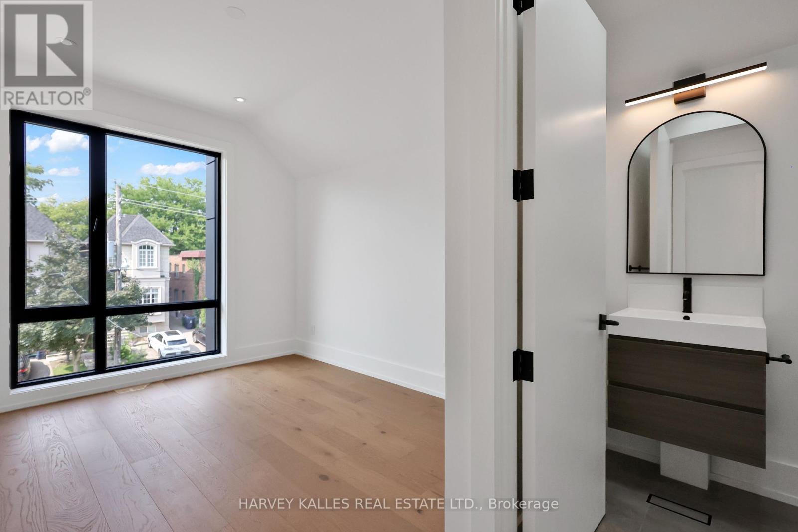 Photo 29 of 171 Belsize Drive, Toronto ON