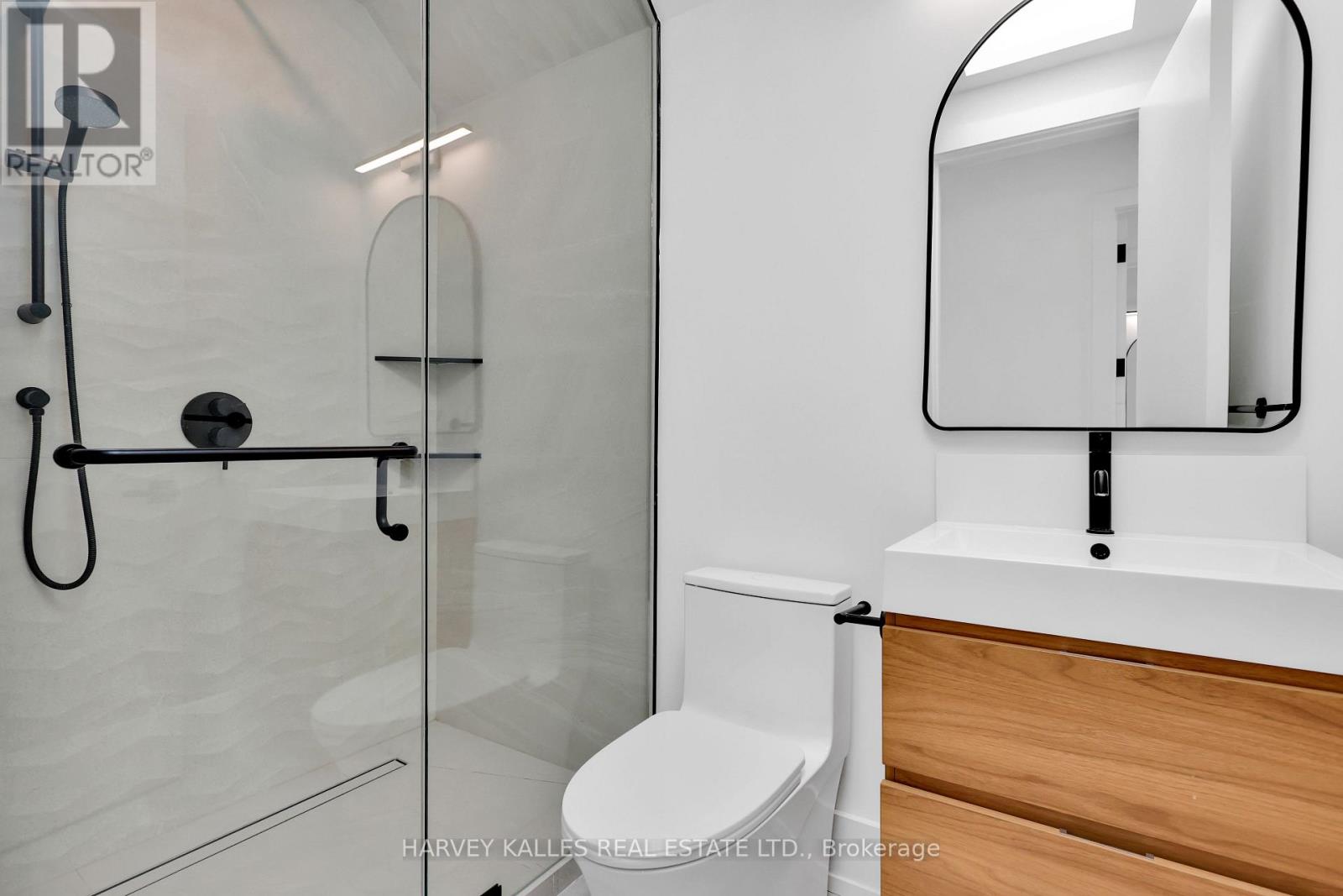 Photo 34 of 171 Belsize Drive, Toronto ON