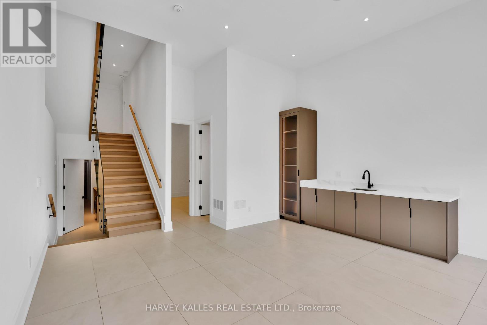 Photo 38 of 171 Belsize Drive, Toronto ON
