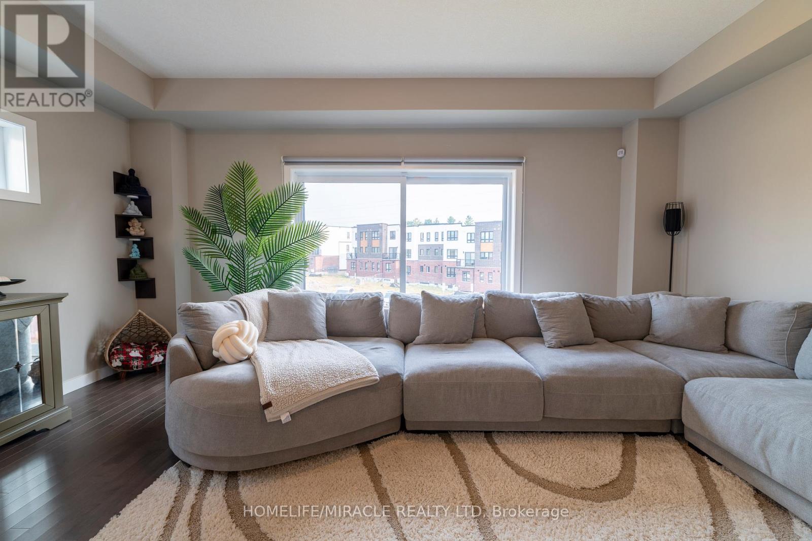 Photo 12 of 933 Robert Ferrie Drive, Kitchener ON