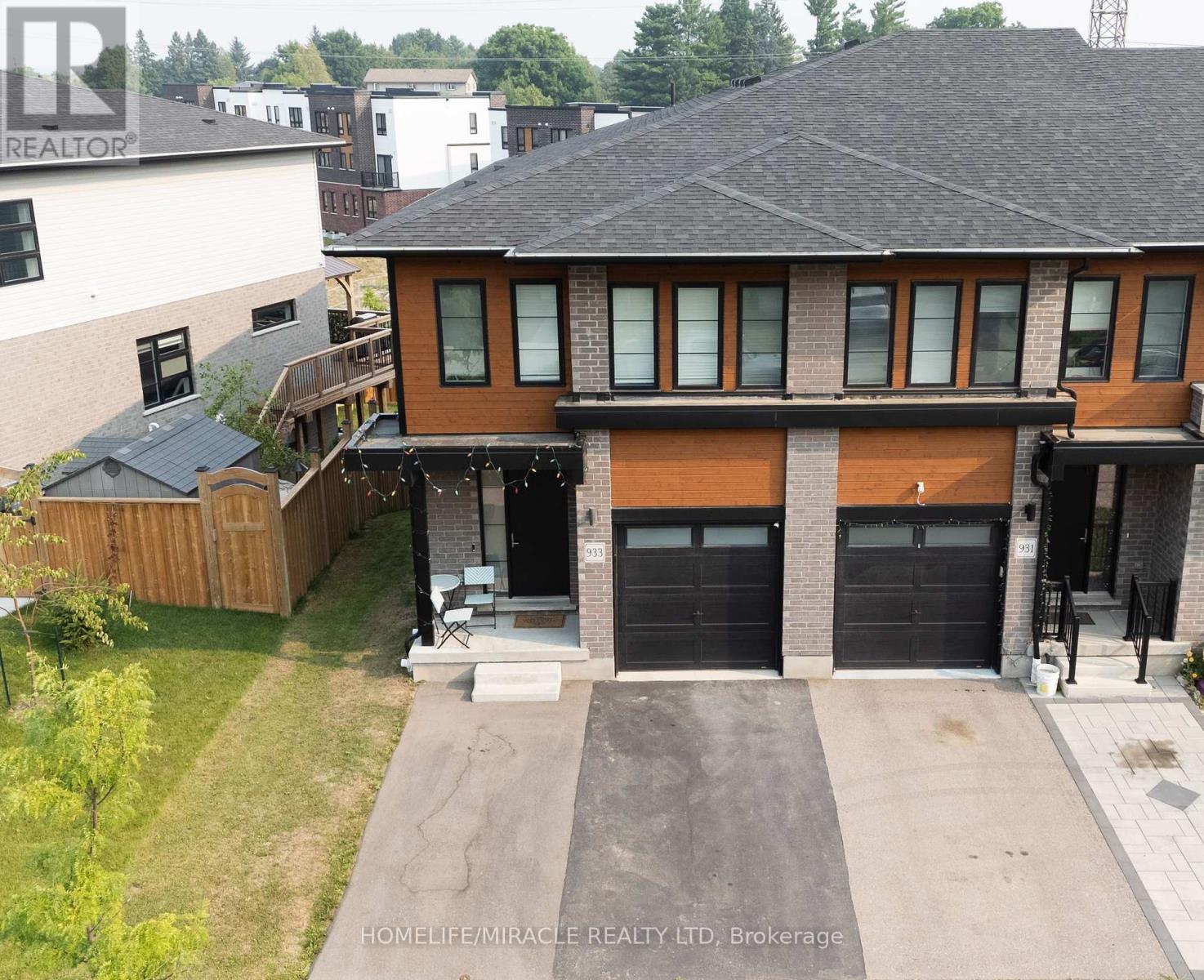 Photo 33 of 933 Robert Ferrie Drive, Kitchener ON