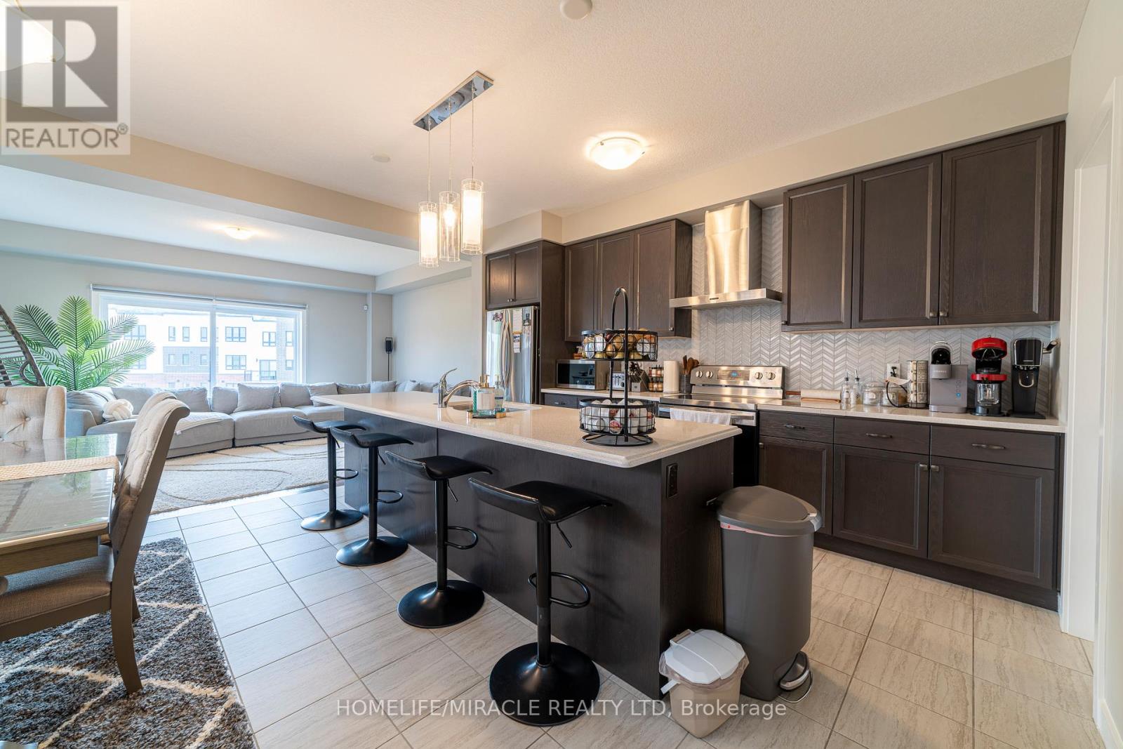 Photo 7 of 933 Robert Ferrie Drive, Kitchener ON