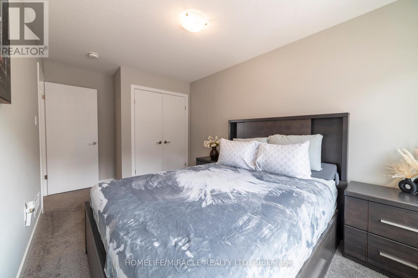 Photo 21 of 933 Robert Ferrie Drive, Kitchener ON
