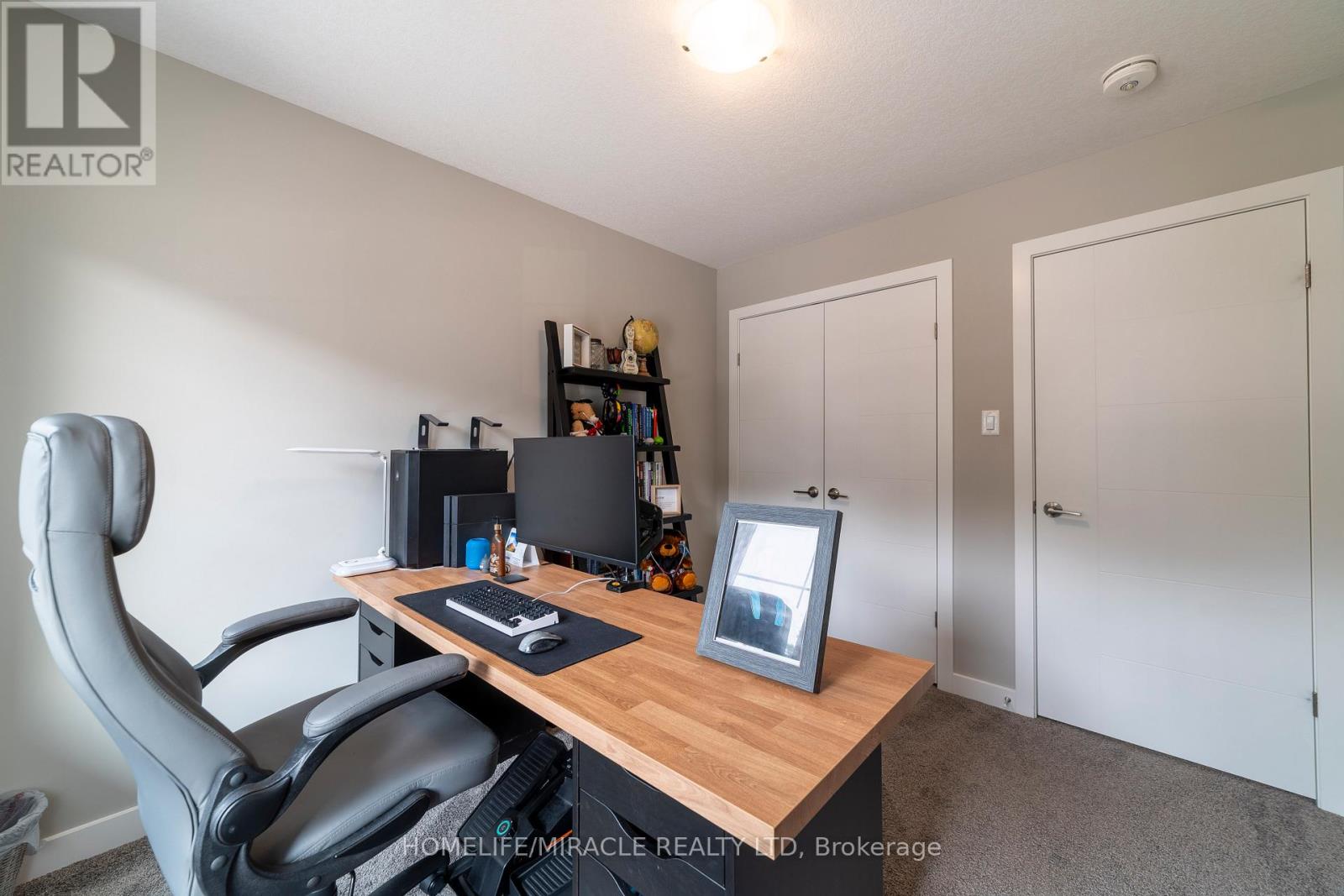 Photo 23 of 933 Robert Ferrie Drive, Kitchener ON