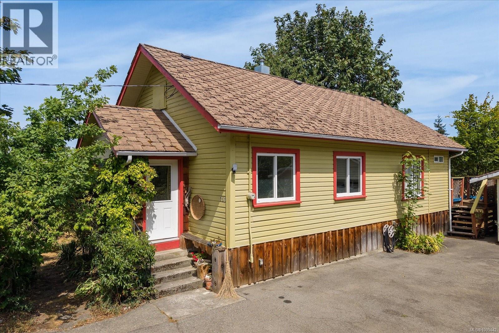 Photo 20 of 950 Bruce Ave, Nanaimo BC
