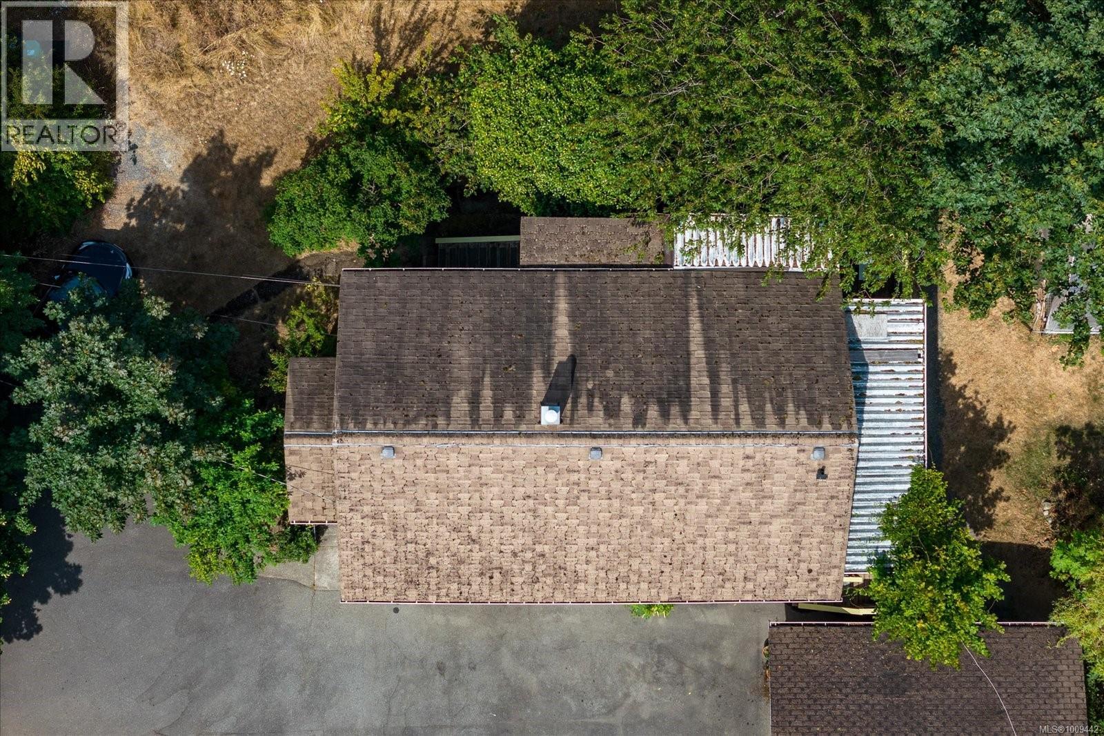 Photo 38 of 950 Bruce Ave, Nanaimo BC