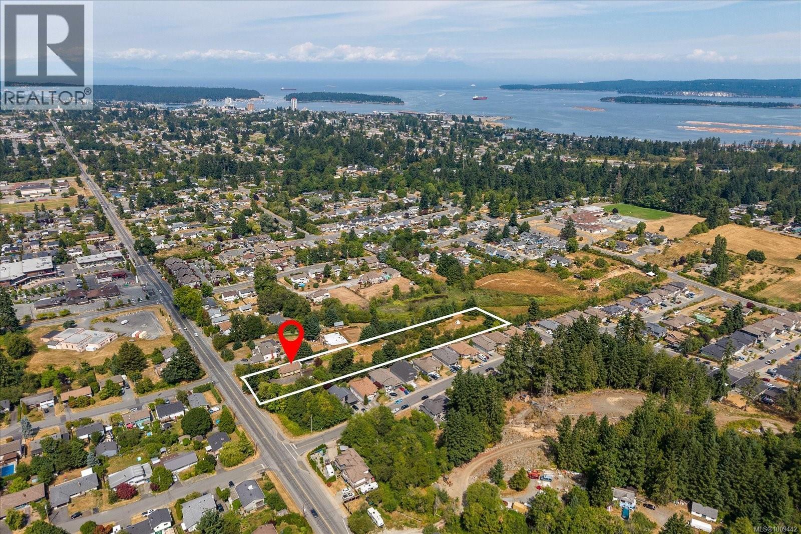 Photo 3 of 950 Bruce Ave, Nanaimo BC