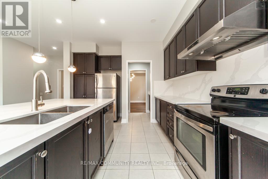 Photo 19 of 24 Raithby Crescent, Ajax ON
