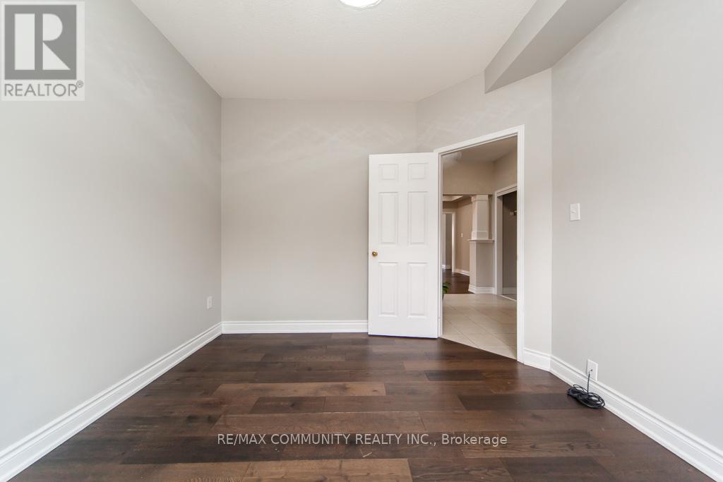 Photo 21 of 24 Raithby Crescent, Ajax ON
