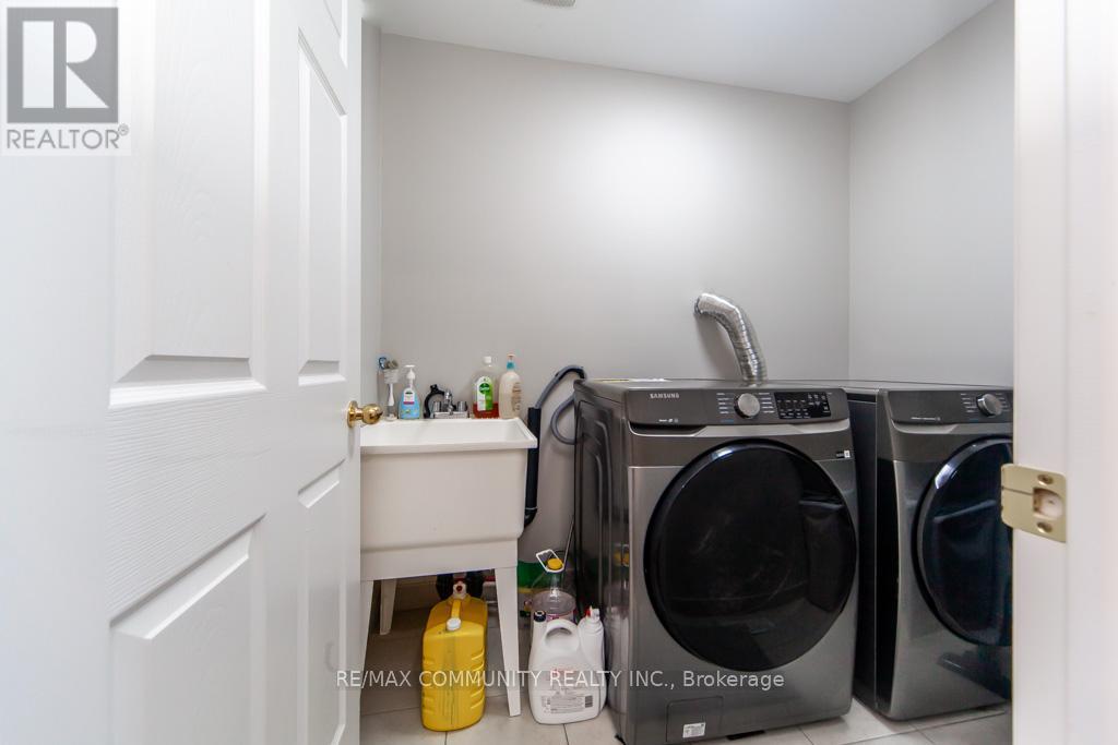 Photo 32 of 24 Raithby Crescent, Ajax ON
