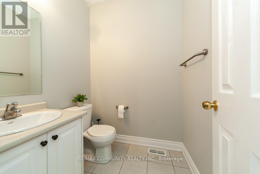 Photo 23 of 24 Raithby Crescent, Ajax ON