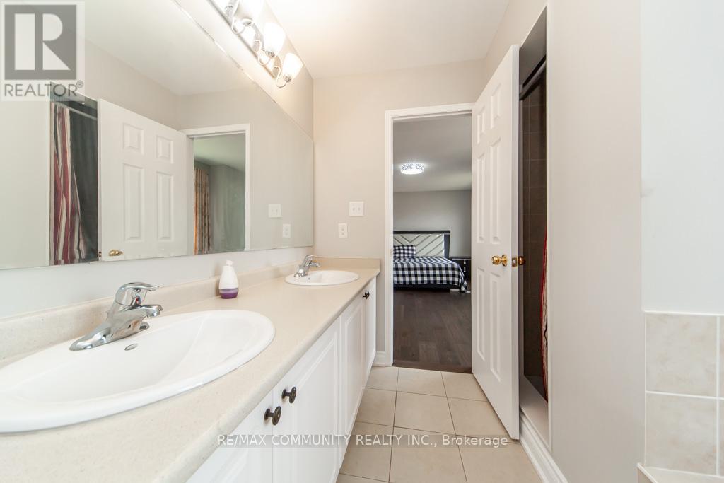 Photo 31 of 24 Raithby Crescent, Ajax ON