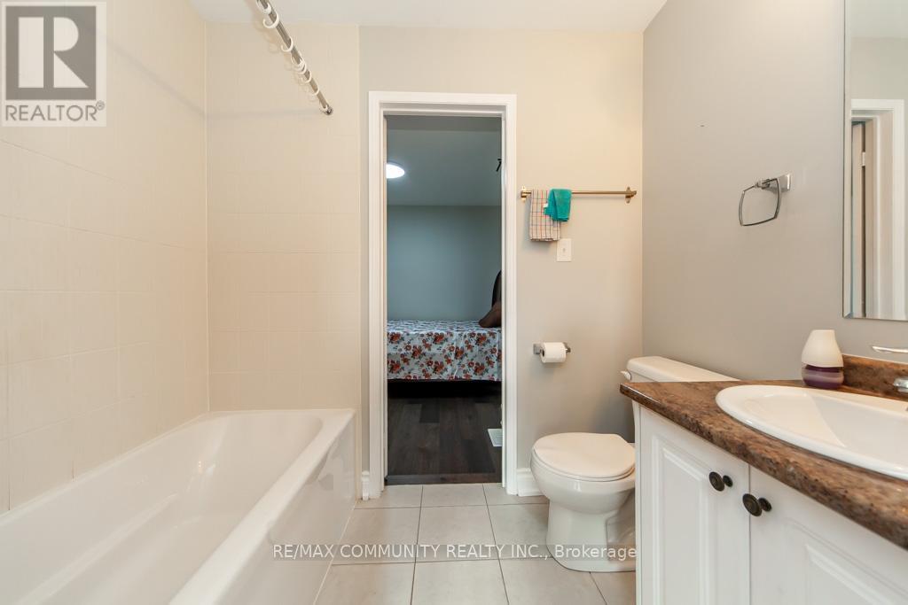 Photo 38 of 24 Raithby Crescent, Ajax ON