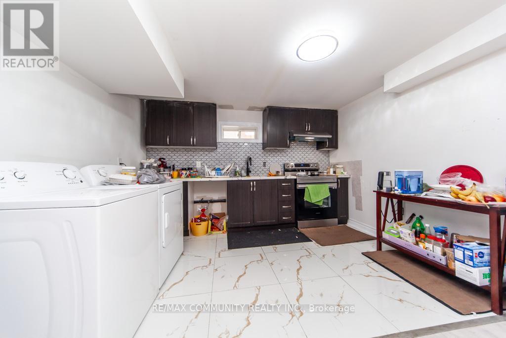 Photo 46 of 24 Raithby Crescent, Ajax ON