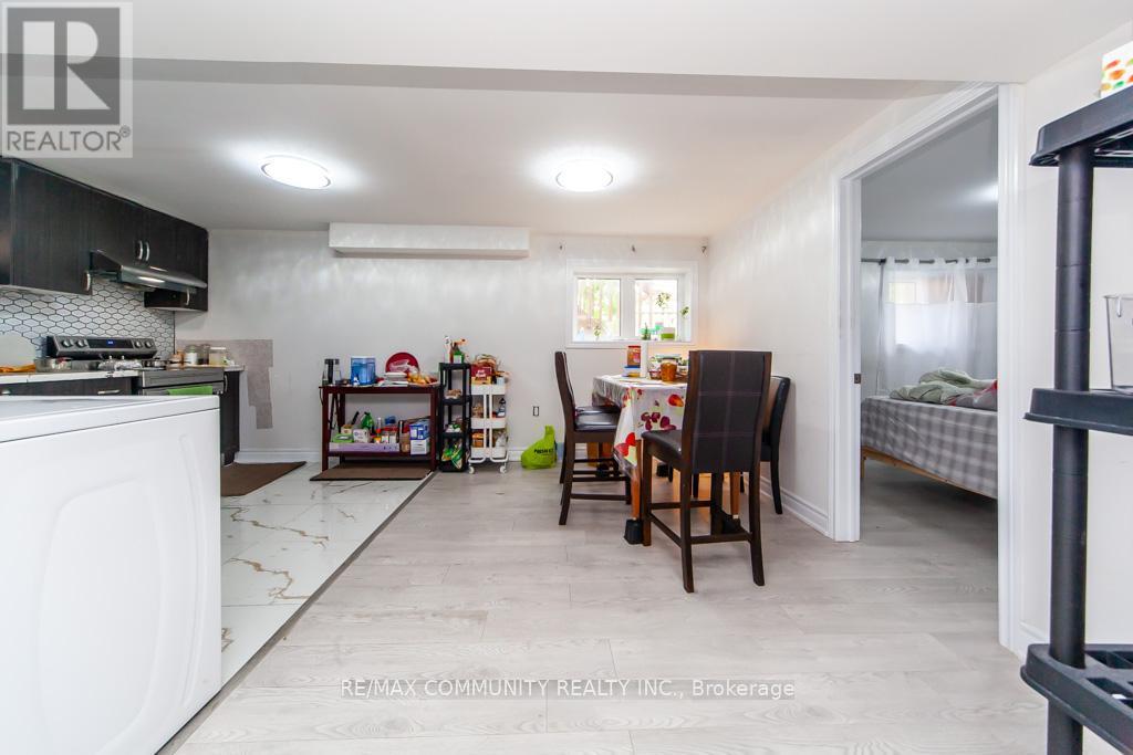 Photo 44 of 24 Raithby Crescent, Ajax ON