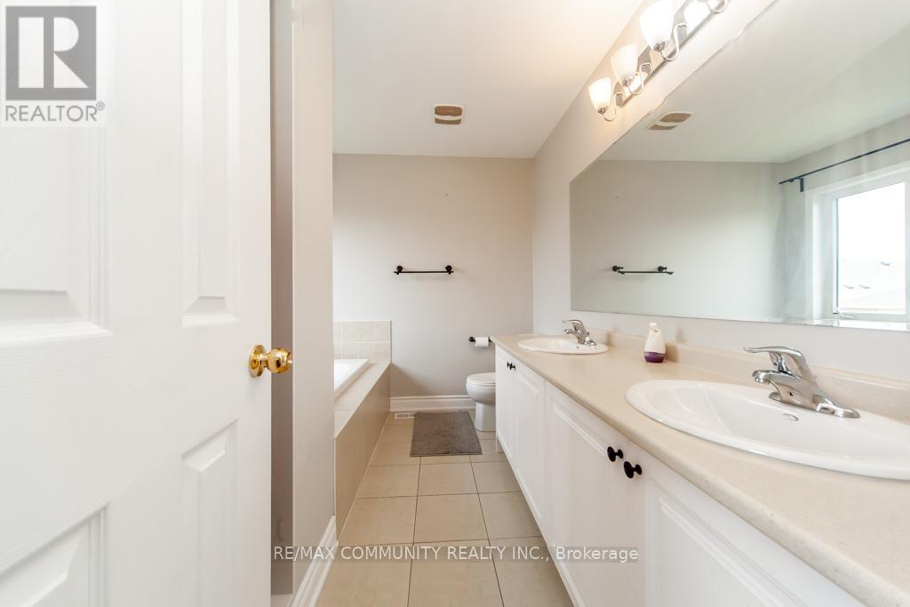 Photo 30 of 24 Raithby Crescent, Ajax ON