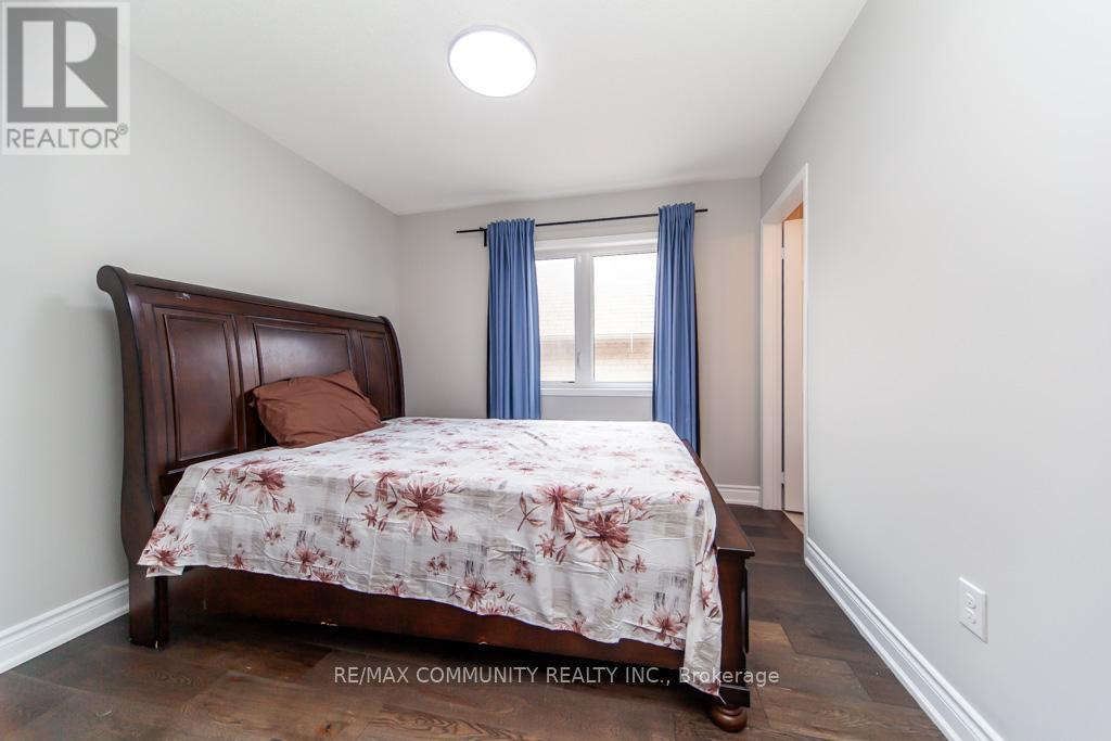 Photo 33 of 24 Raithby Crescent, Ajax ON