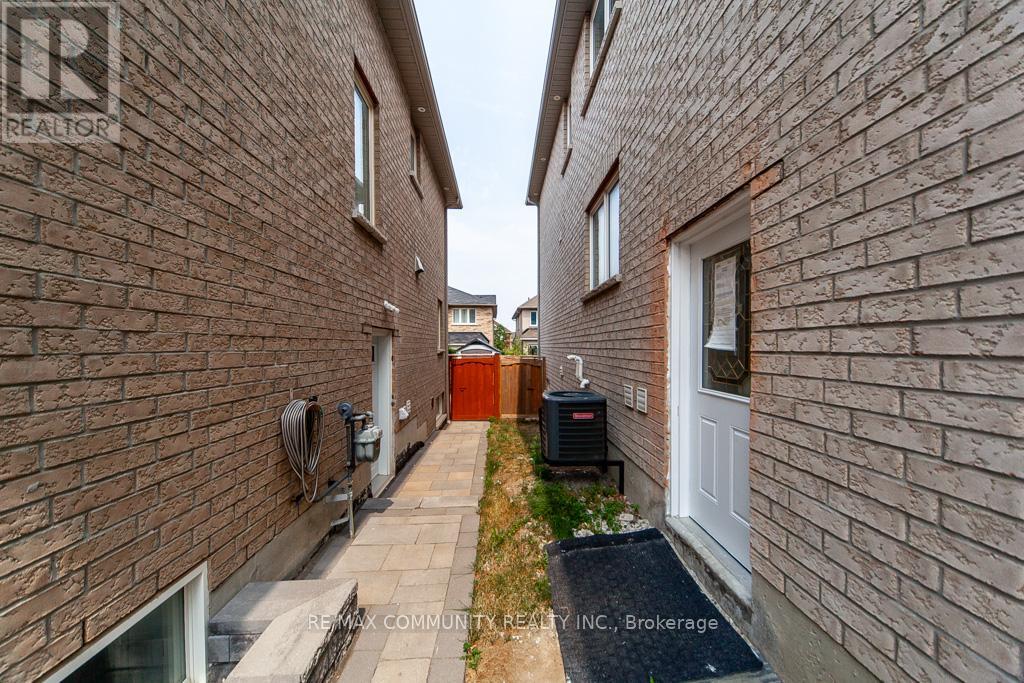 Photo 41 of 24 Raithby Crescent, Ajax ON