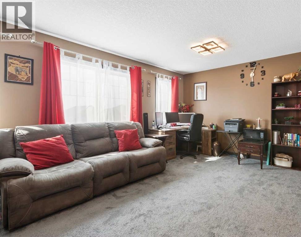 Photo 9 of 670 Muirfield Crescent, Lyalta AB