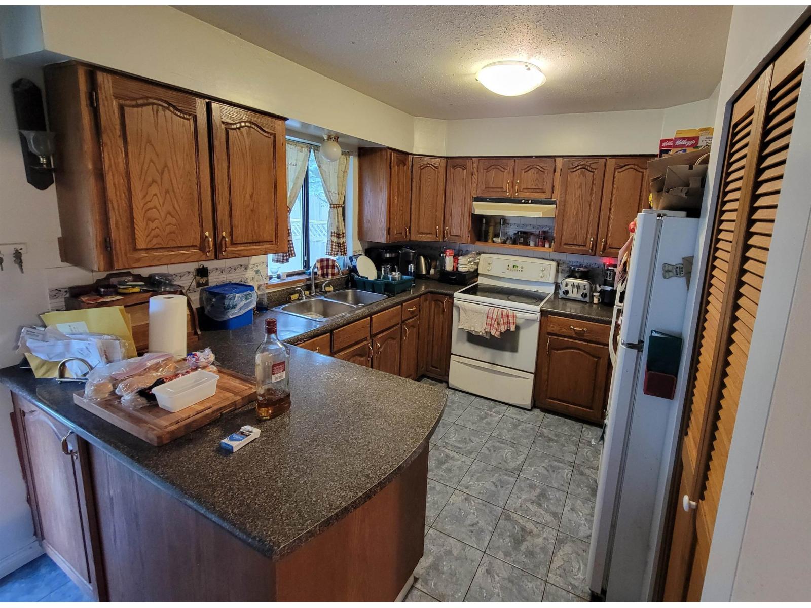 Photo 6 of 9483 124 A Street, Surrey BC