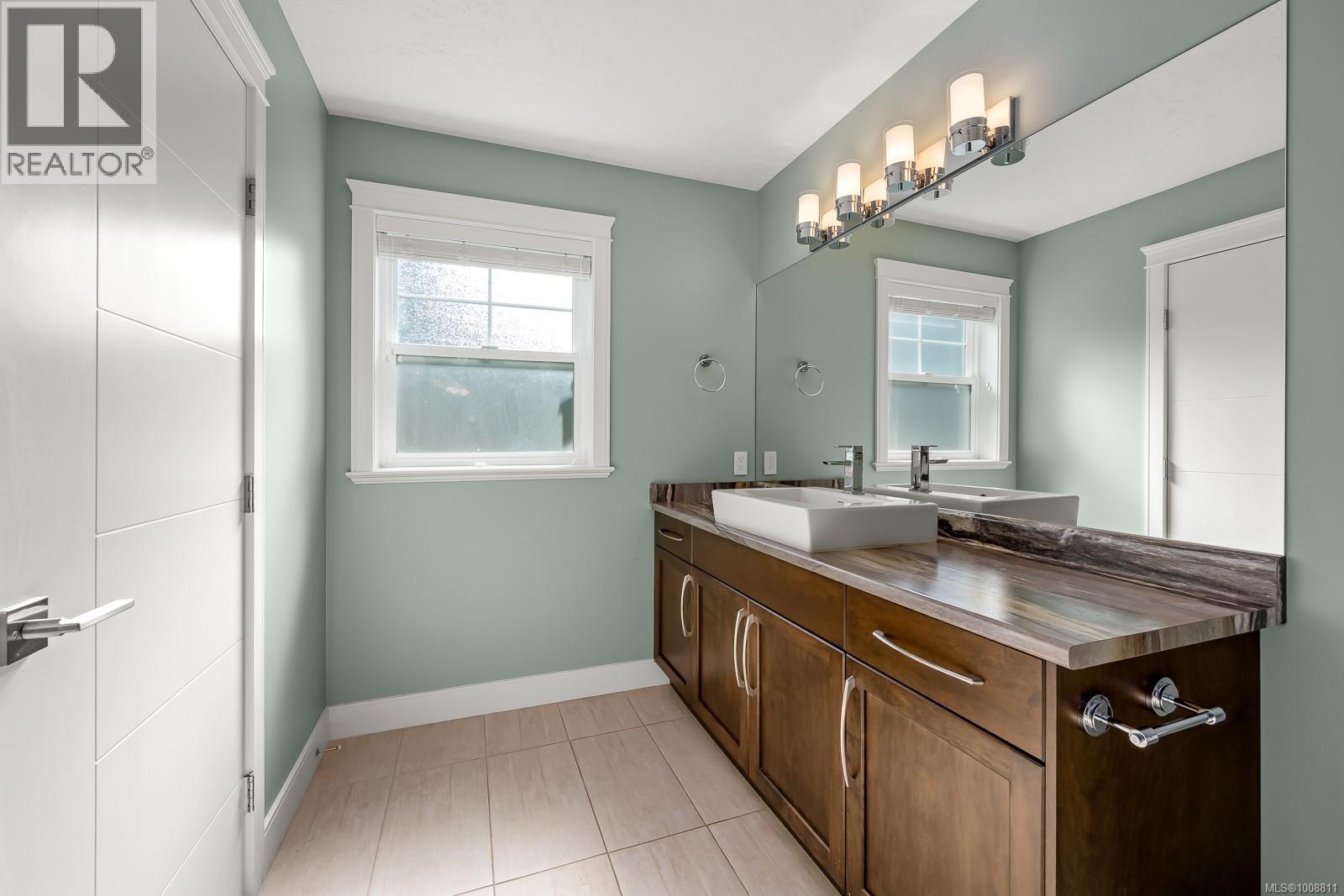 10 2030 Wallace Ave, Comox