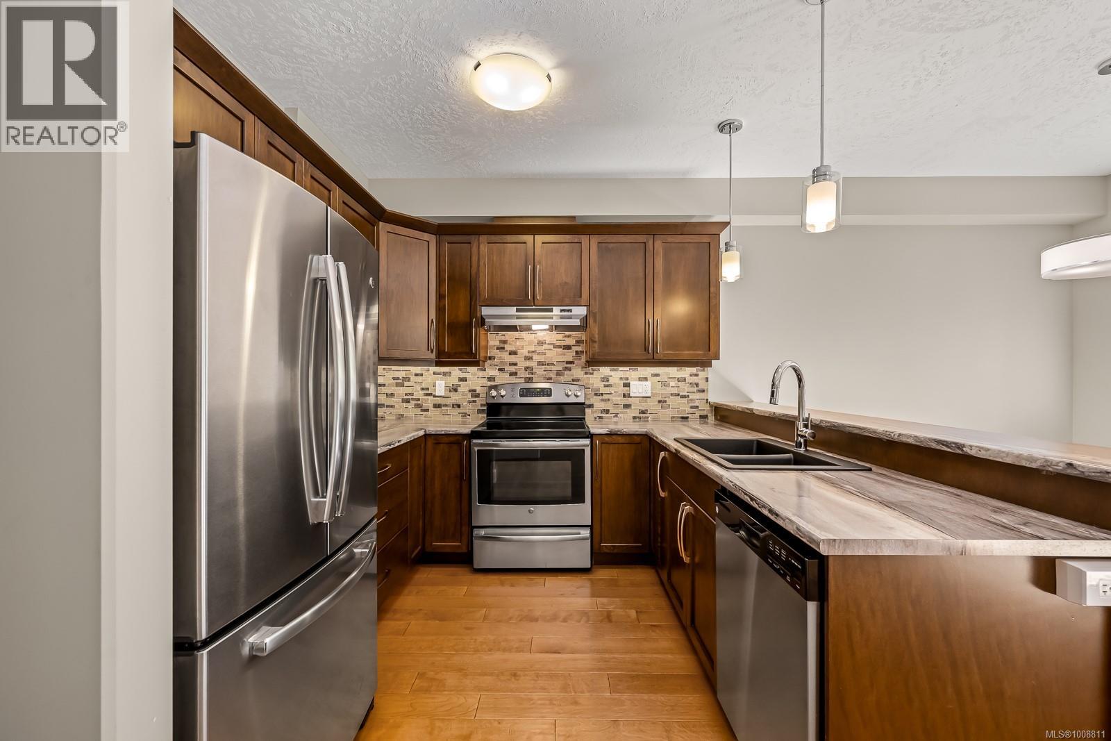 10 2030 Wallace Ave, Comox