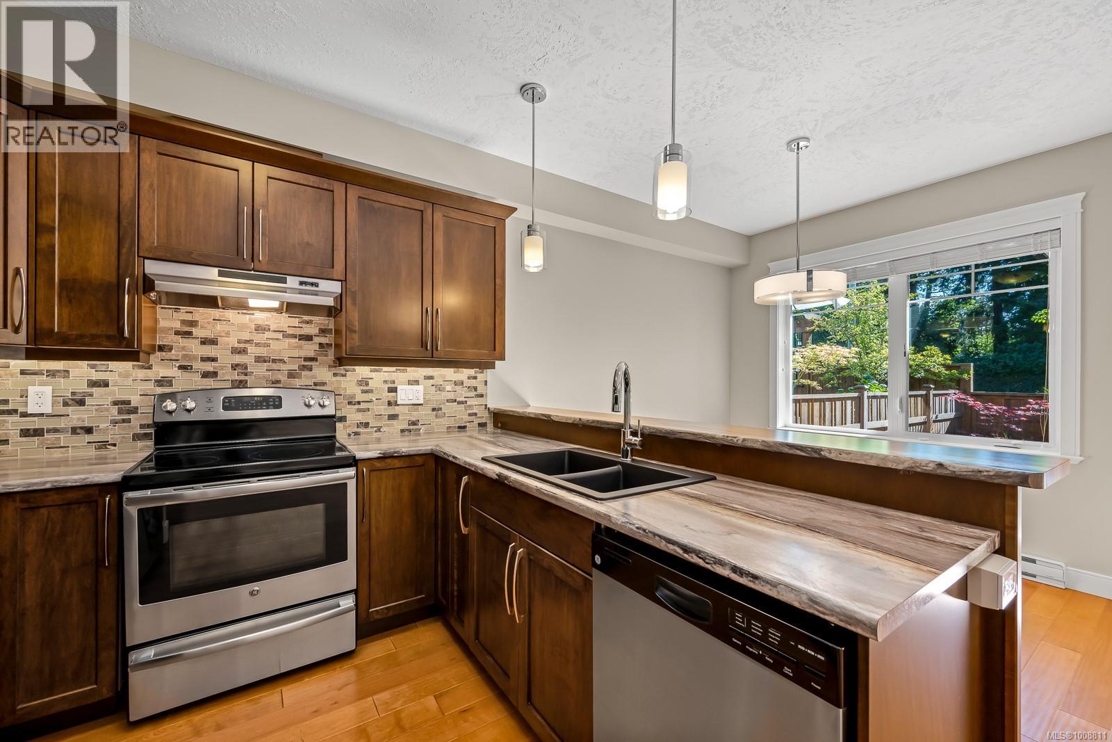 10 2030 Wallace Ave, Comox