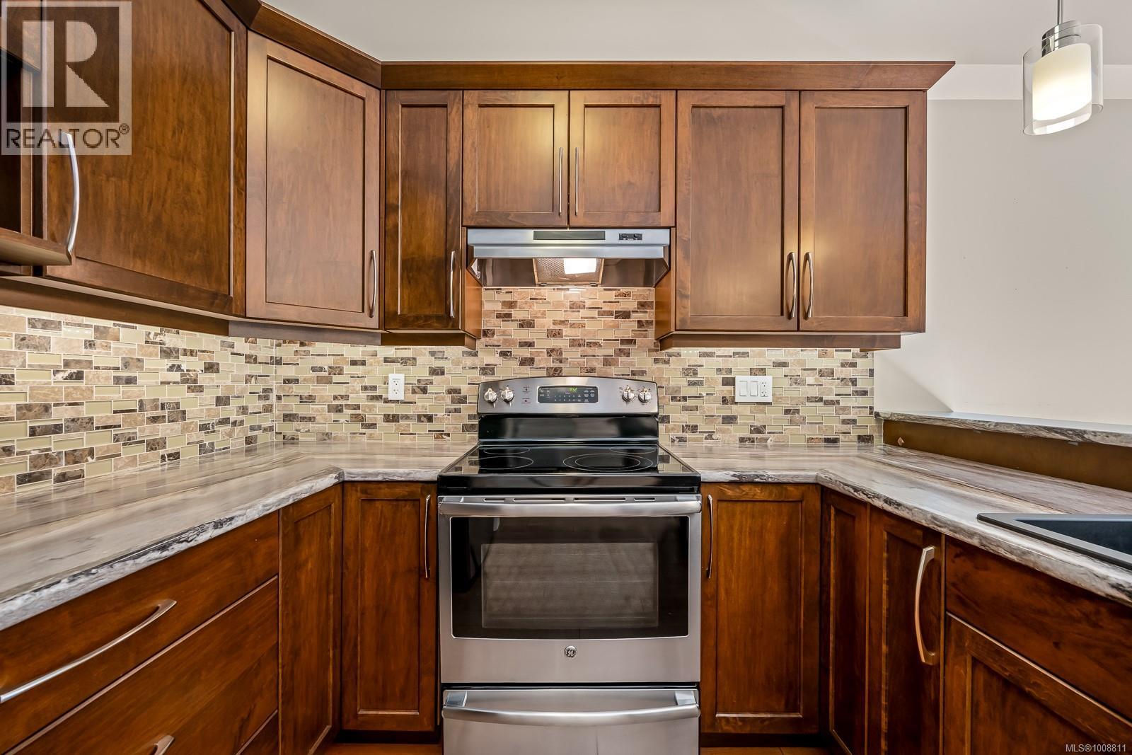 10 2030 Wallace Ave, Comox