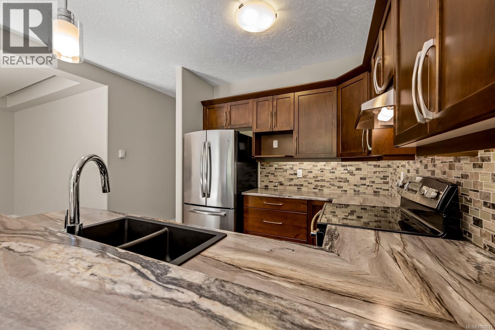 10 2030 Wallace Ave, Comox
