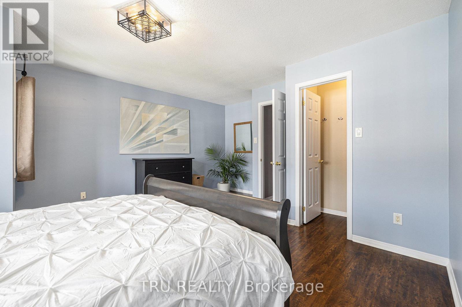 Photo 3 of 306 Gotham Private, Ottawa ON
