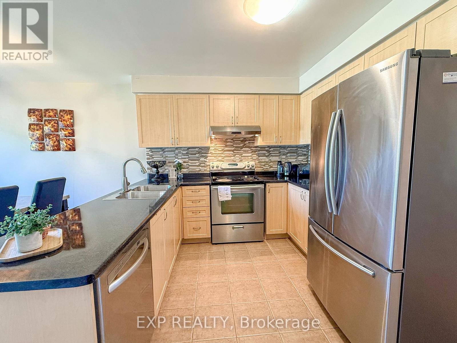 Photo 30 of 56 Hansford Drive, Brantford ON