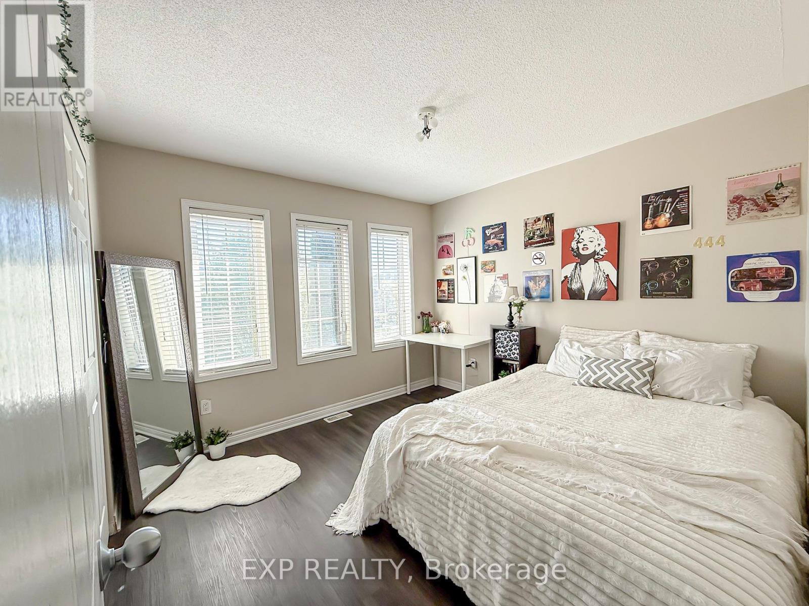 Photo 5 of 56 Hansford Drive, Brantford ON