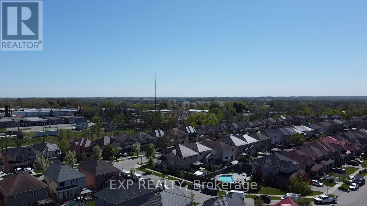 Photo 27 of 56 Hansford Drive, Brantford ON