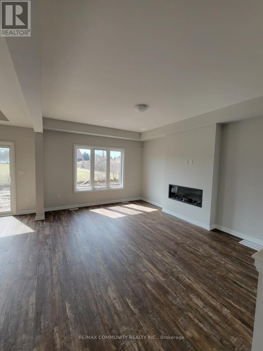 Photo 2 of 112 4552 Portage Parkway, Niagara Falls ON