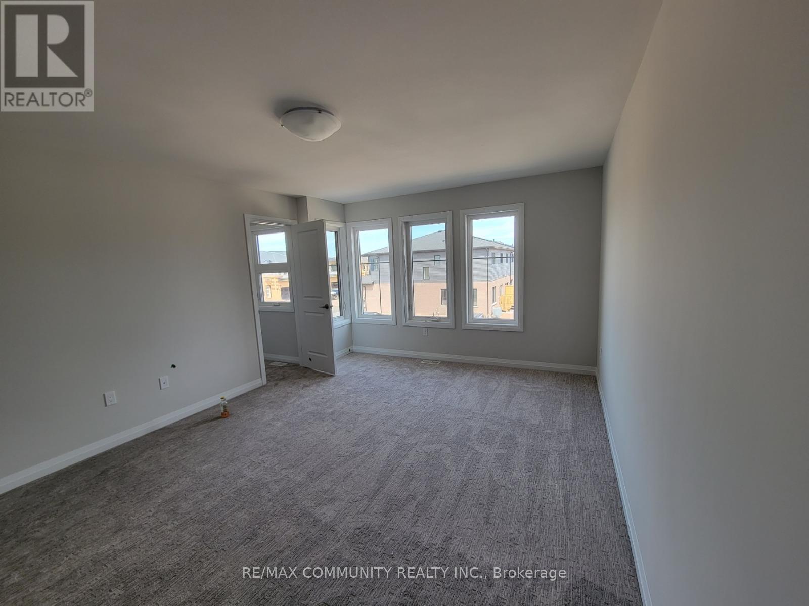 Photo 8 of 112 4552 Portage Parkway, Niagara Falls ON