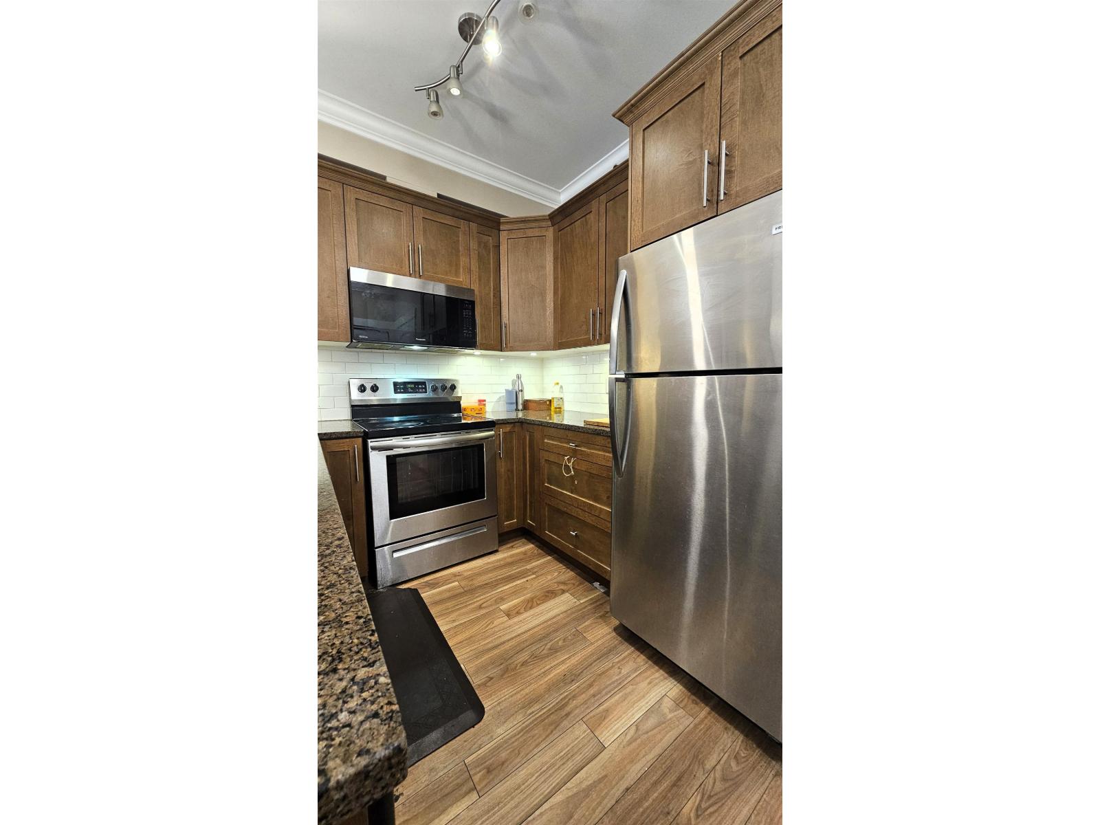 Photo 9 of 305 8183 121 A Street, Surrey BC